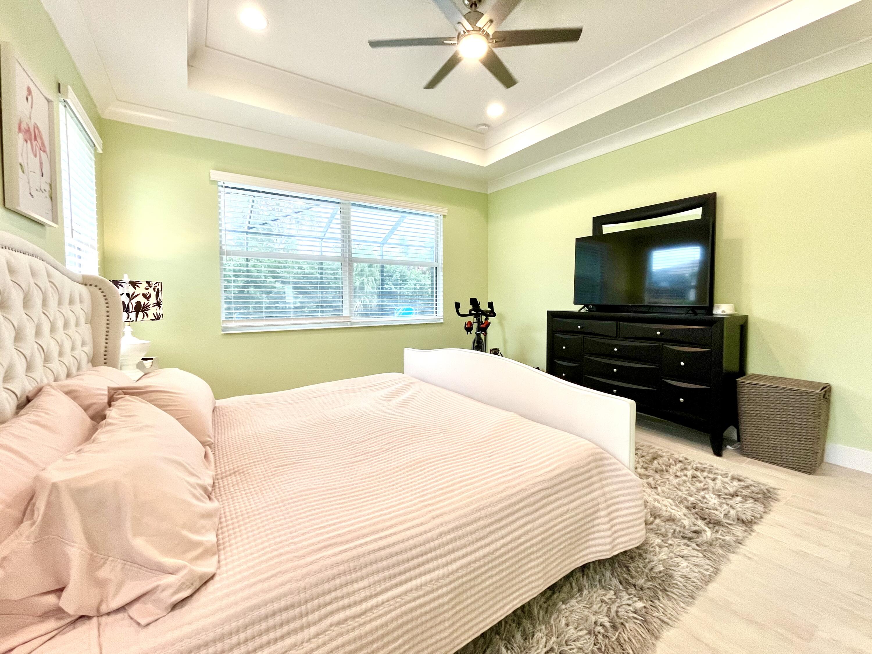 454 Jacqueline Way SW