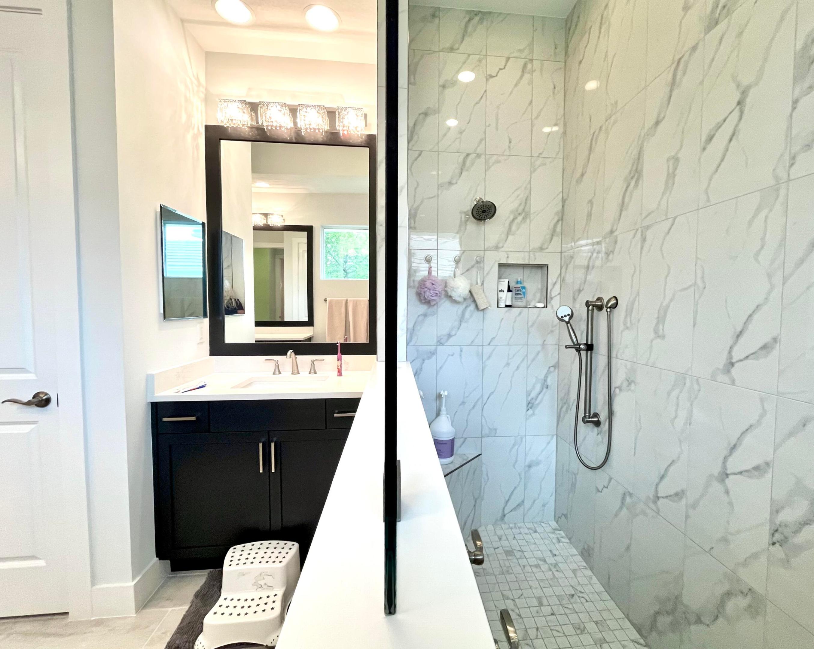 454 Jacqueline Way SW