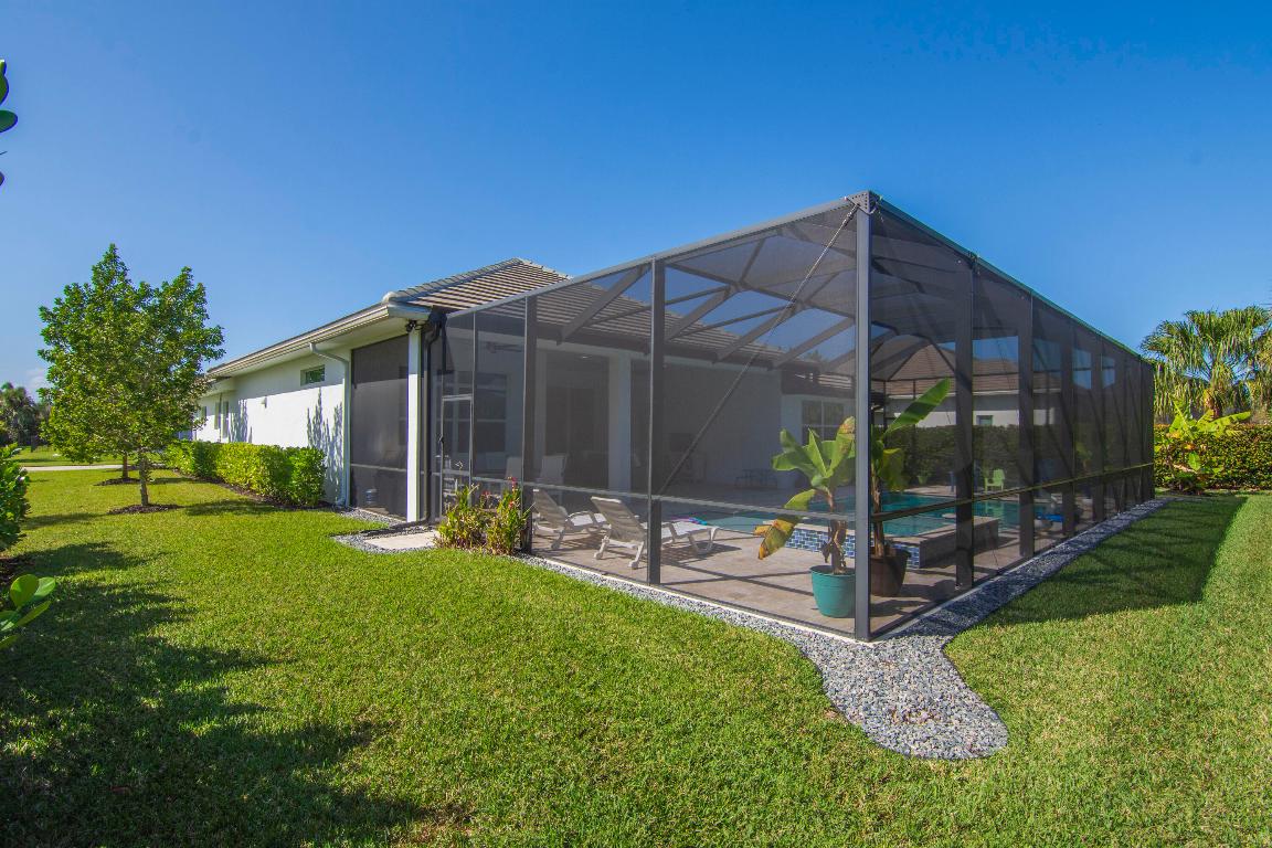 454 Jacqueline Way SW