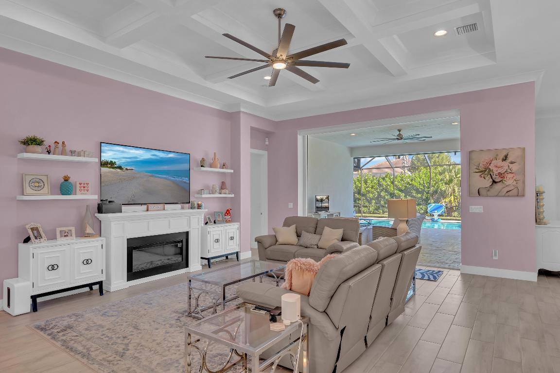 454 Jacqueline Way SW