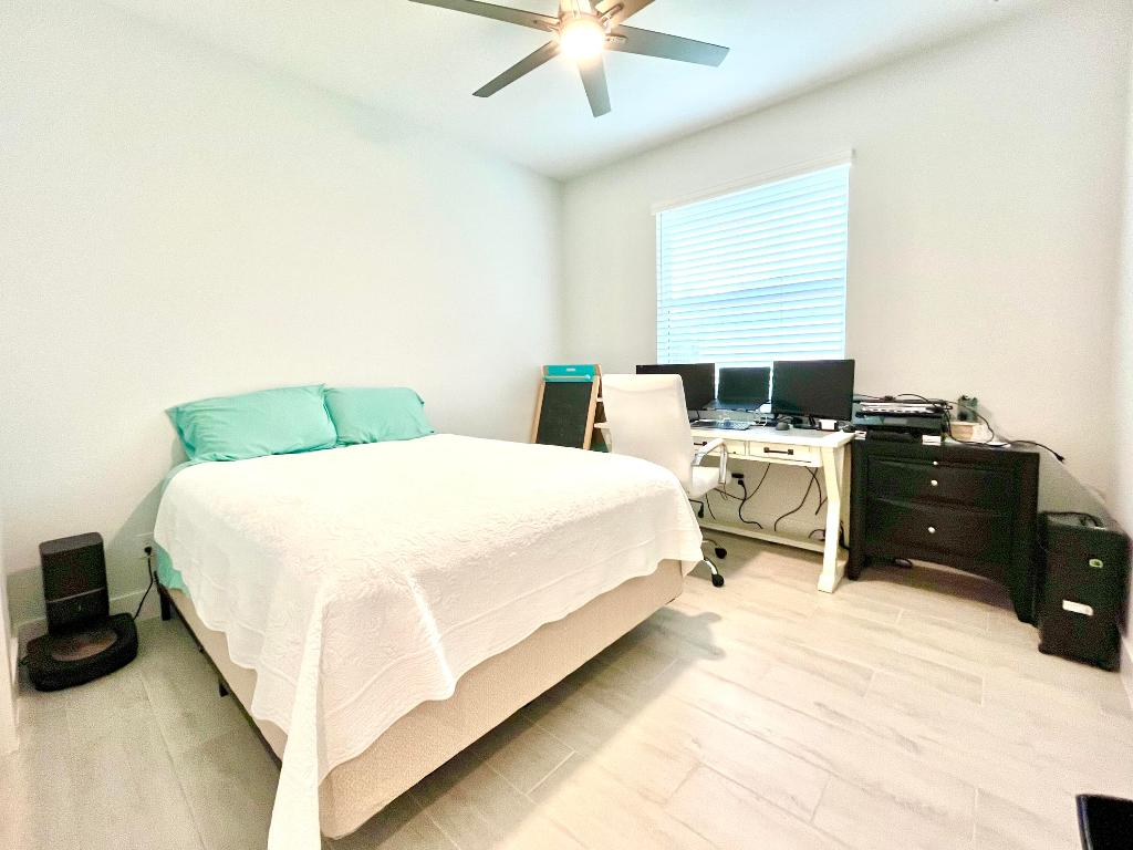 454 Jacqueline Way SW