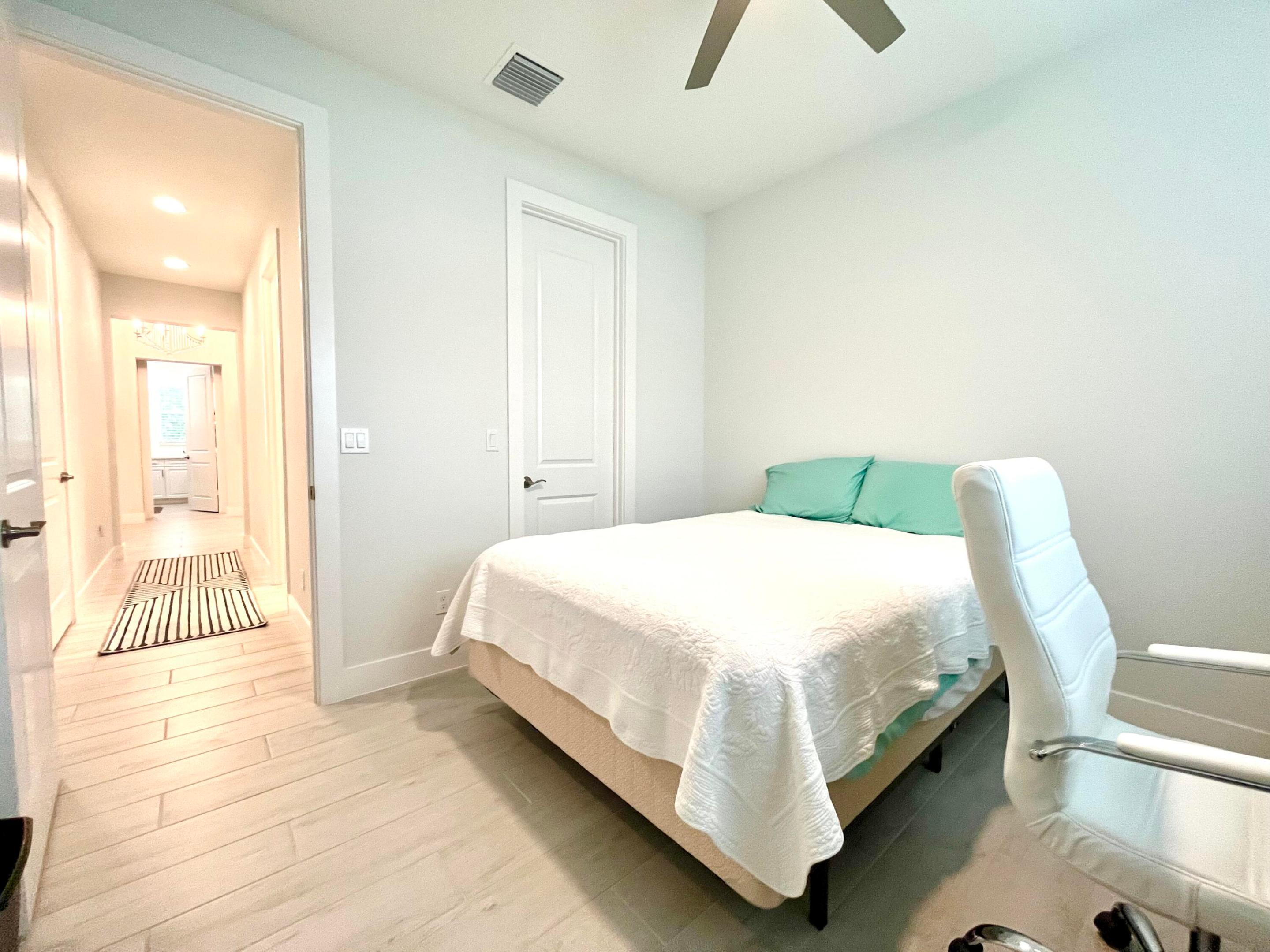 454 Jacqueline Way SW