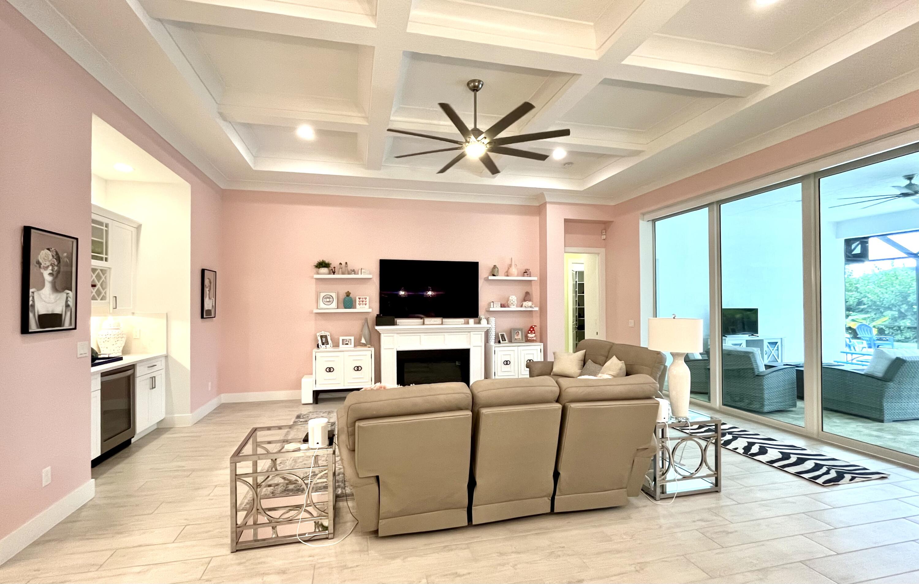 454 Jacqueline Way SW