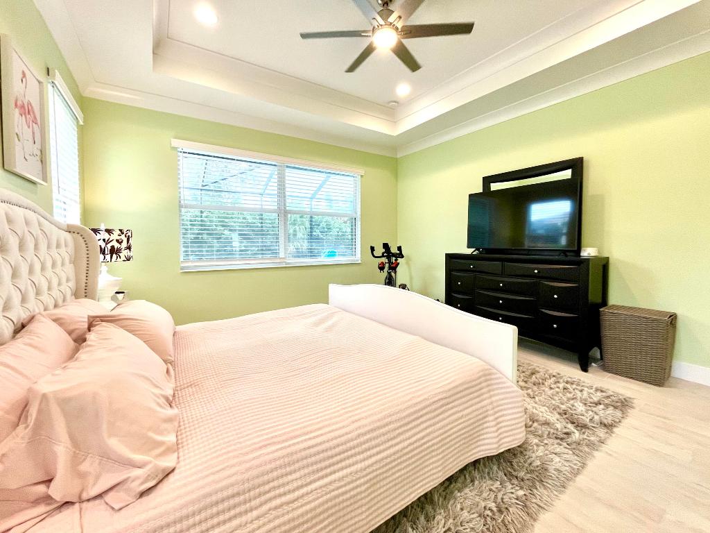 454 Jacqueline Way SW