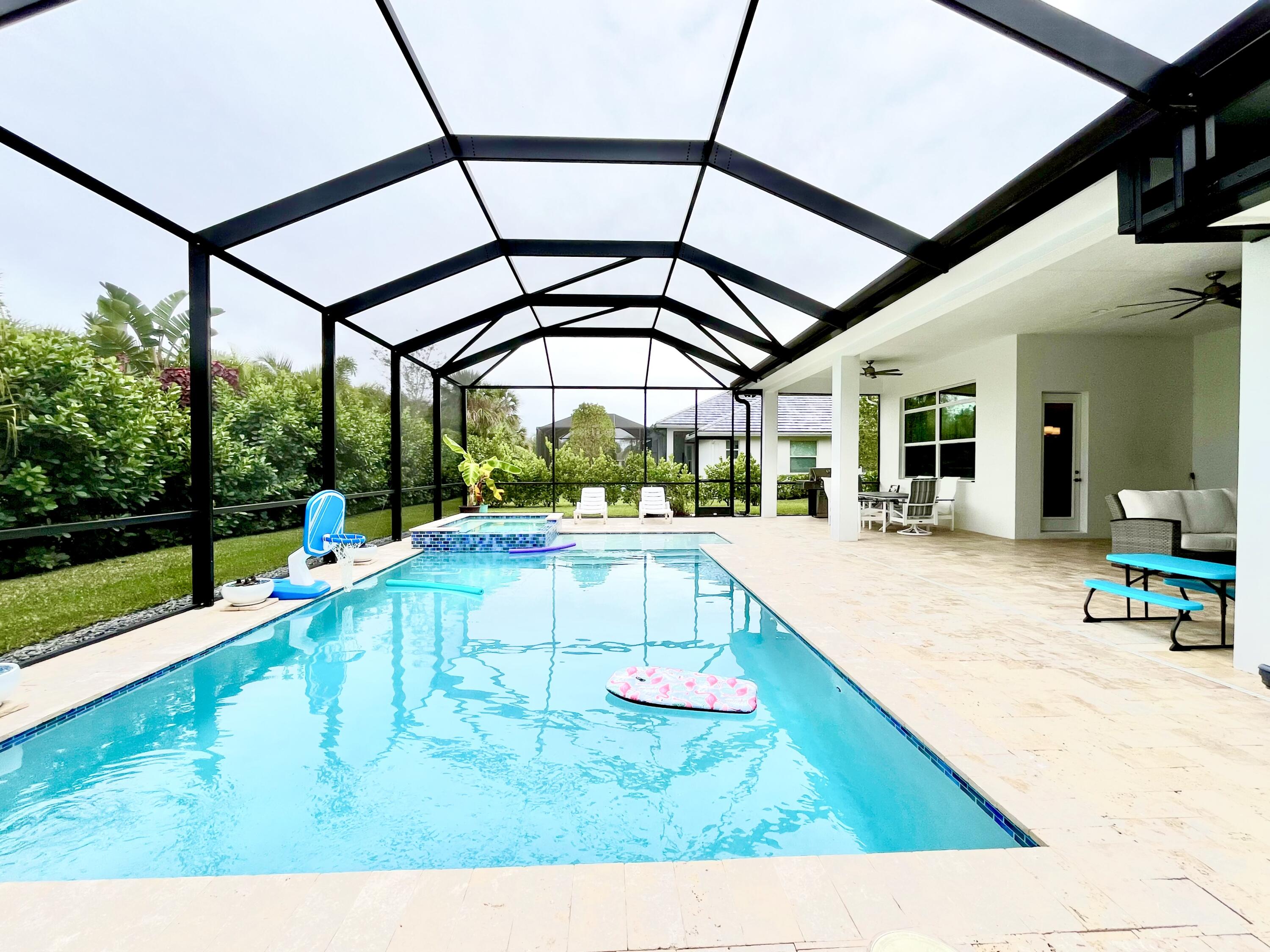 454 Jacqueline Way SW