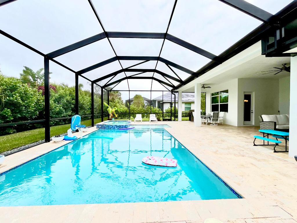 454 Jacqueline Way SW