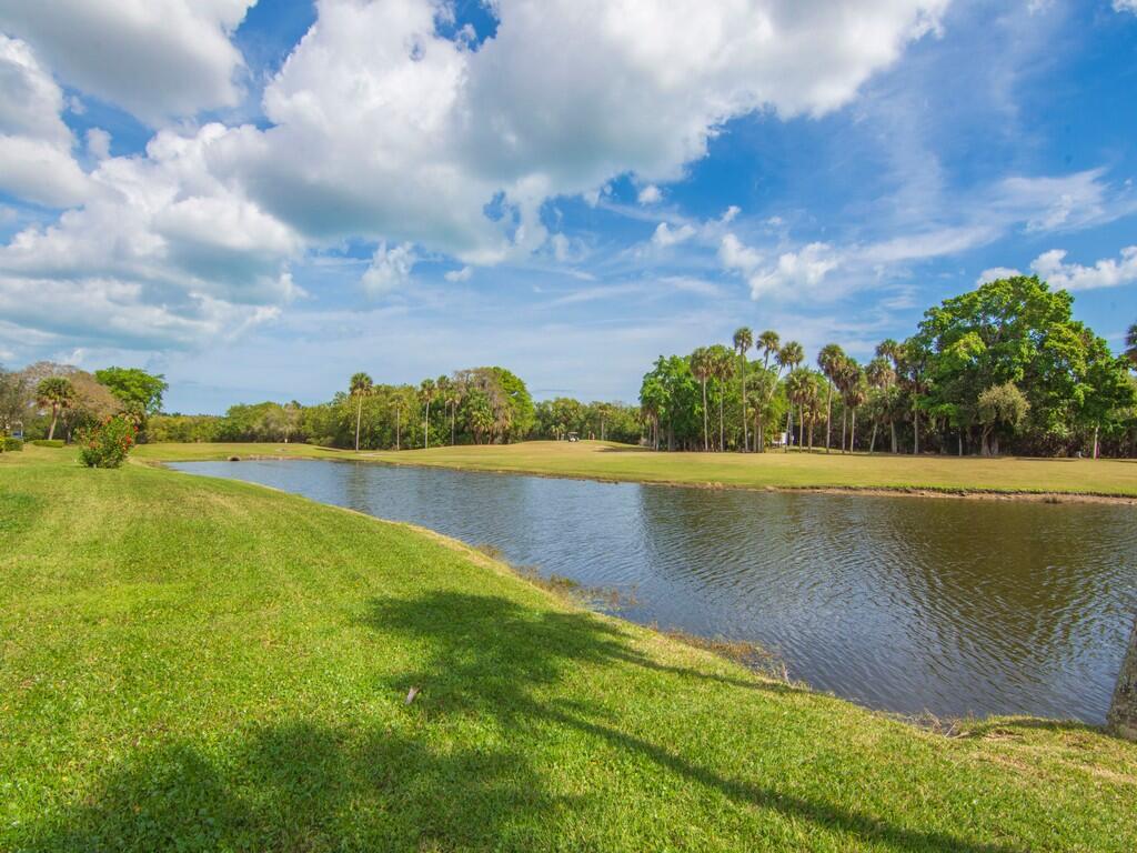 12 Vista Gardens Trail 202