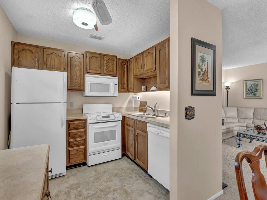 12 Vista Gardens Trail 202