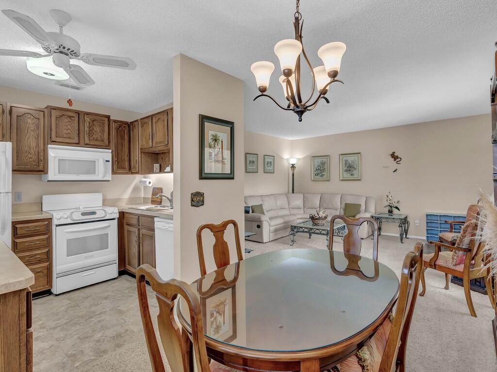 12 Vista Gardens Trail 202