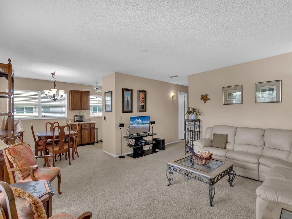 12 Vista Gardens Trail 202