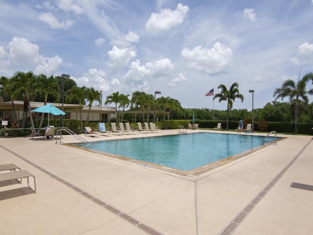 12 Vista Gardens Trail 202