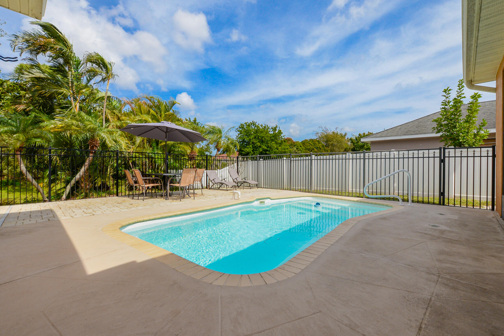 376 SW Kestor Drive