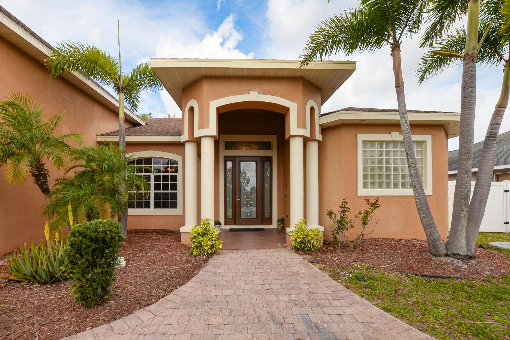 376 SW Kestor Drive