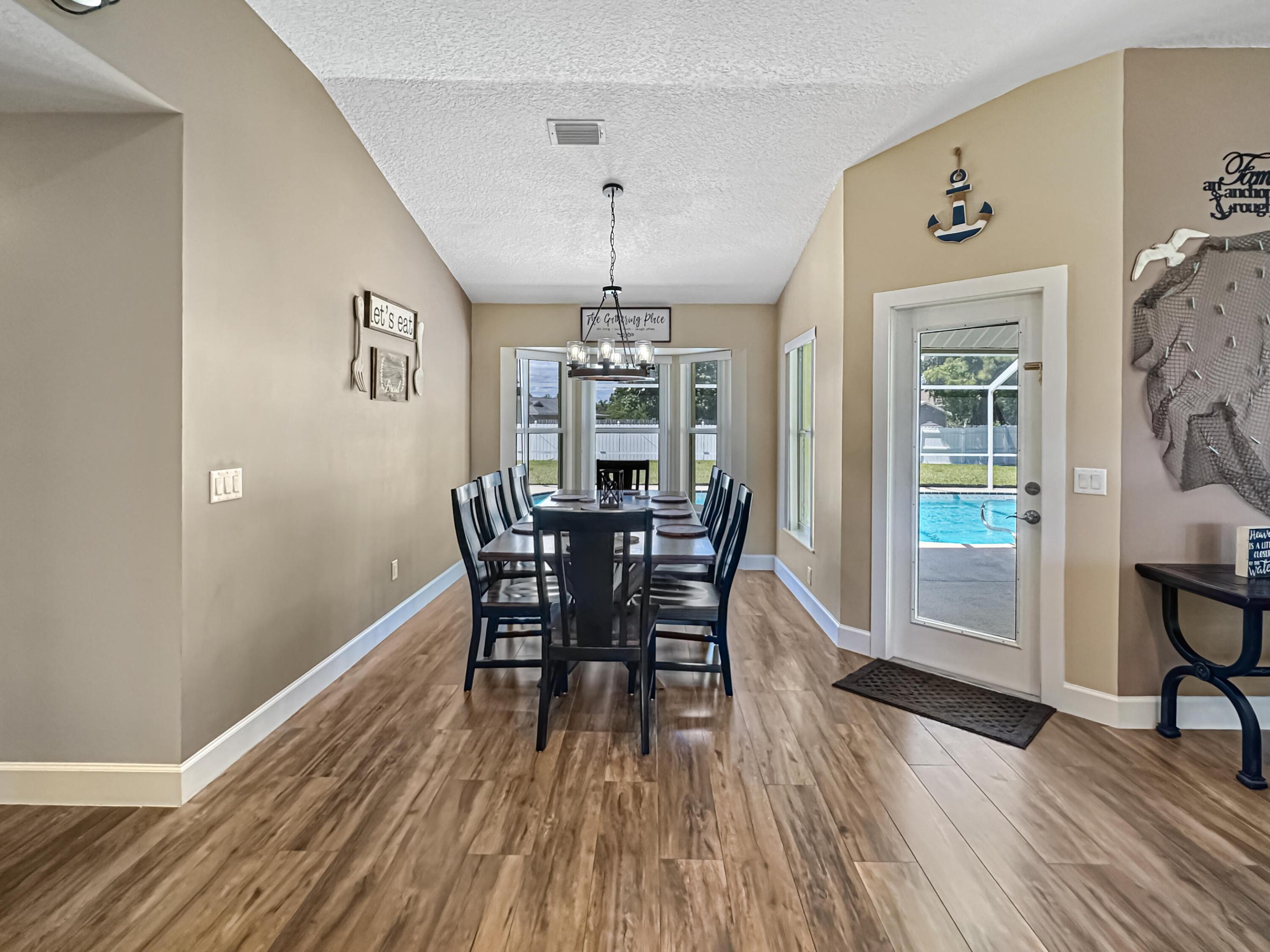 5306 Echo Pines Circle W