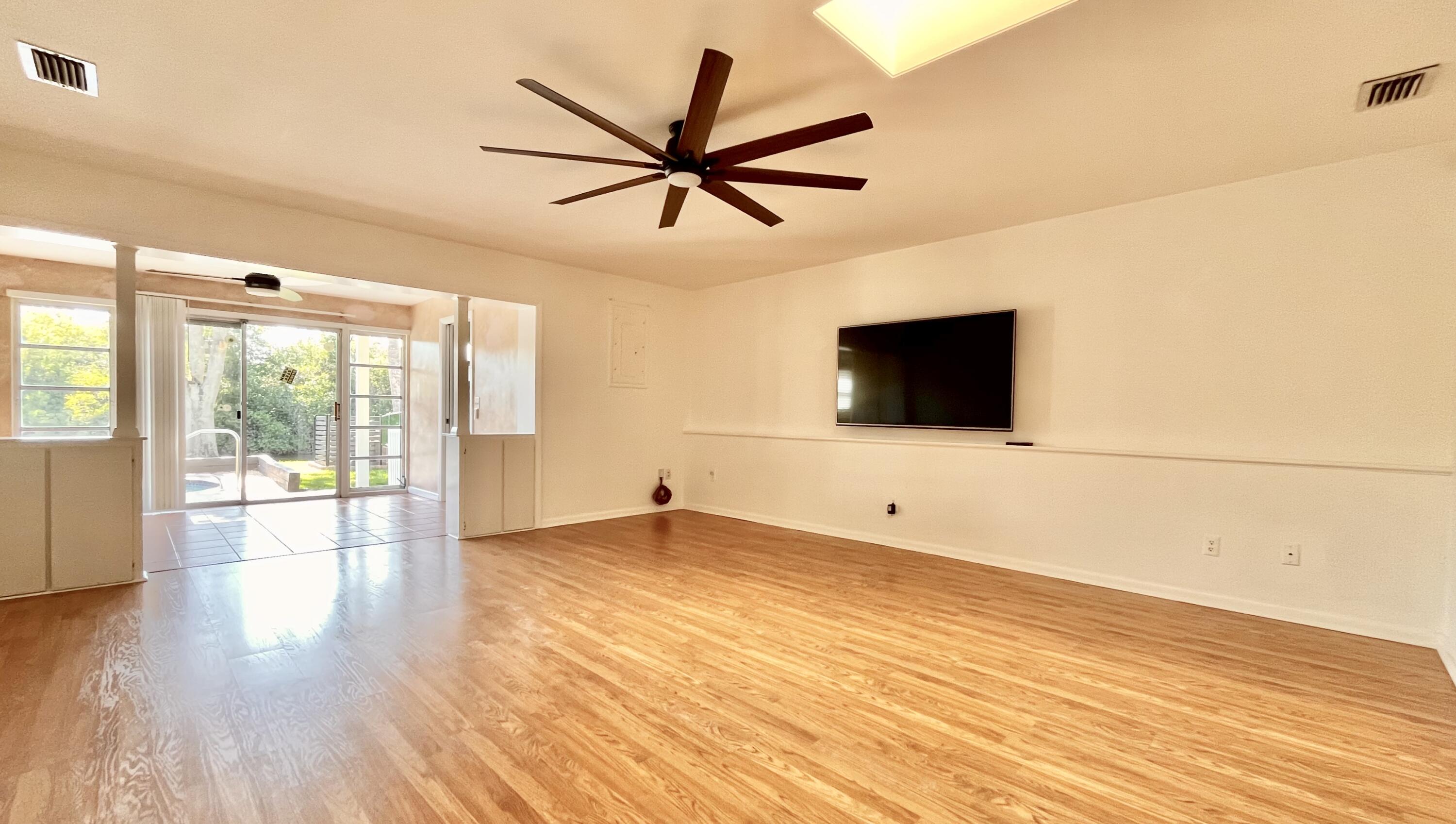 1933 Robalo Drive