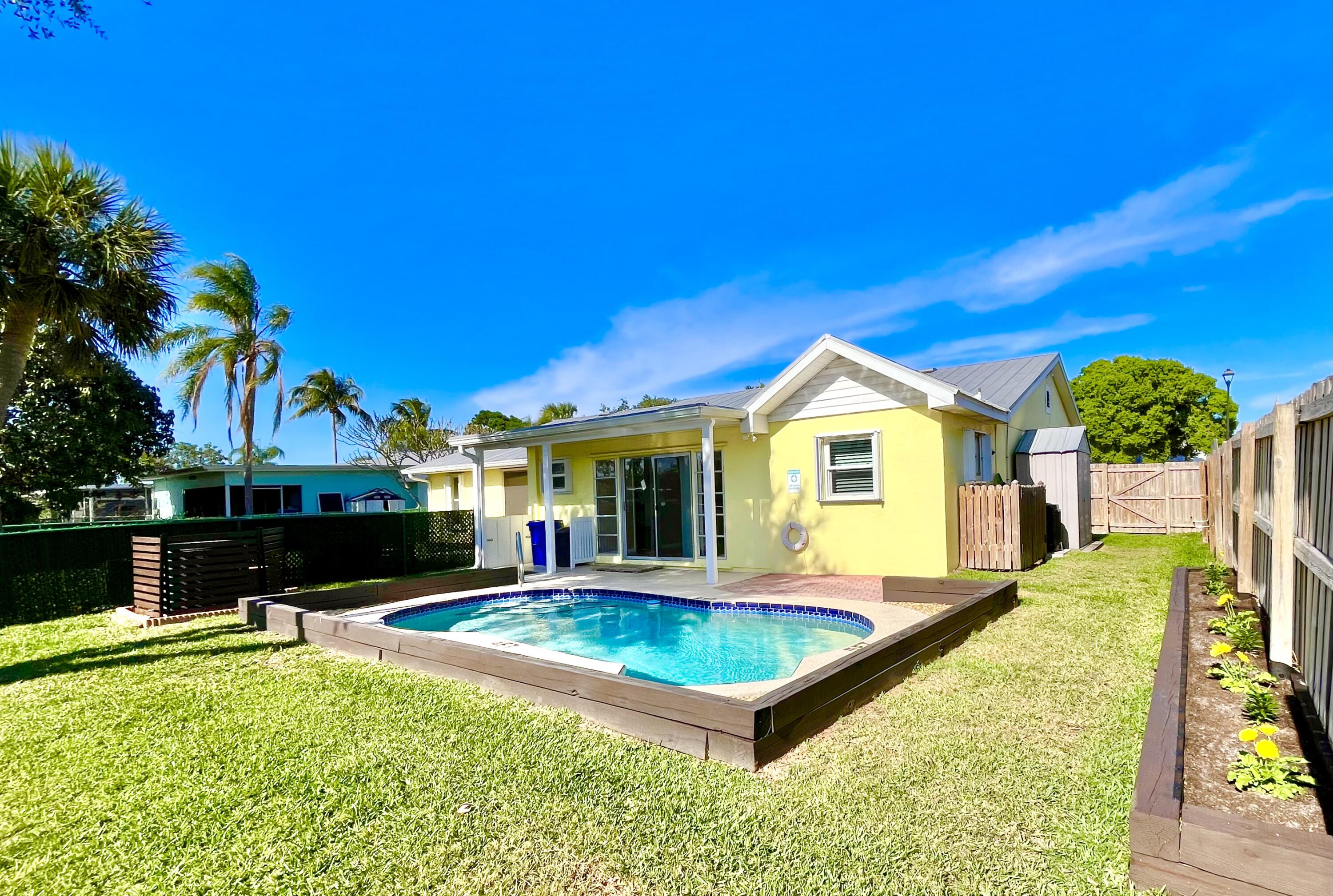 1933 Robalo Drive