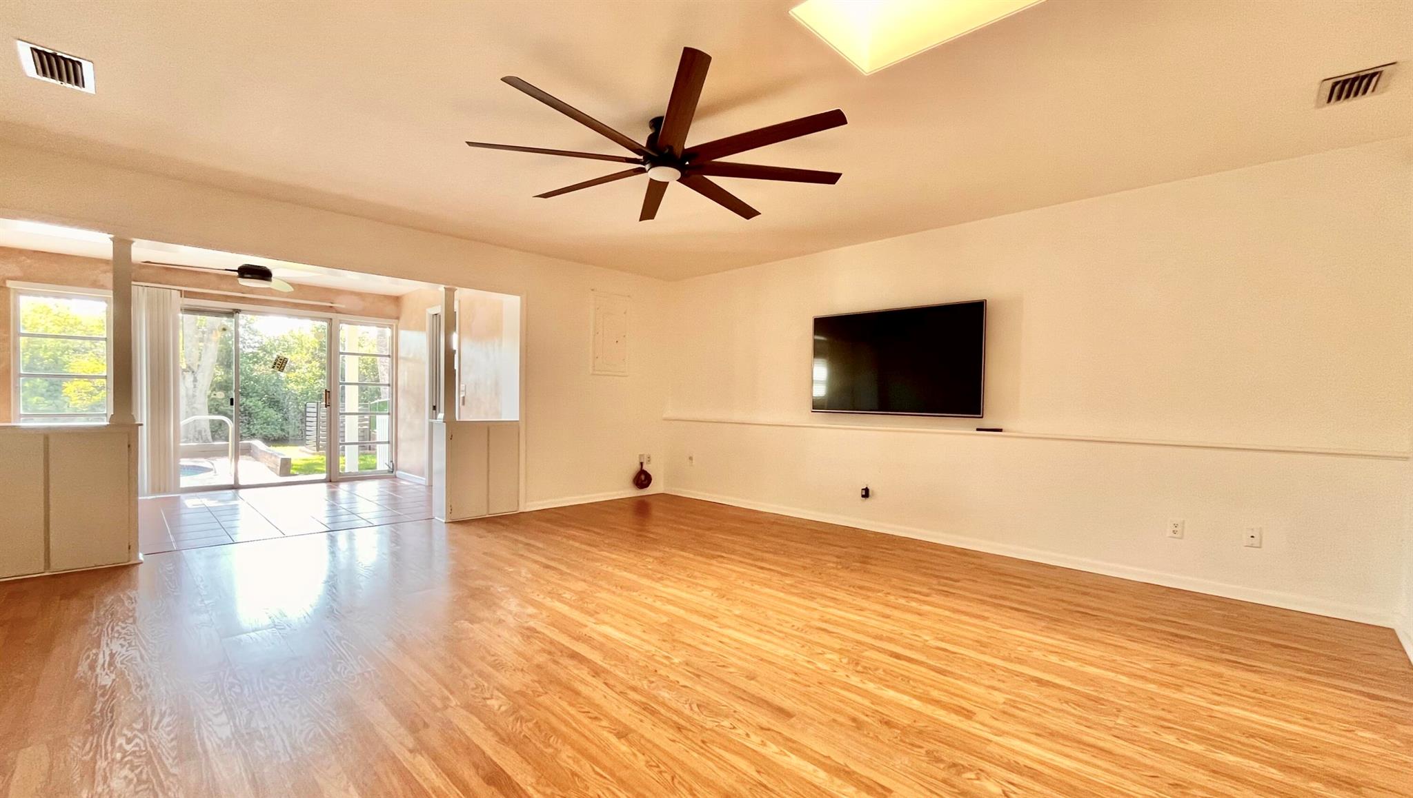 1933 Robalo Drive