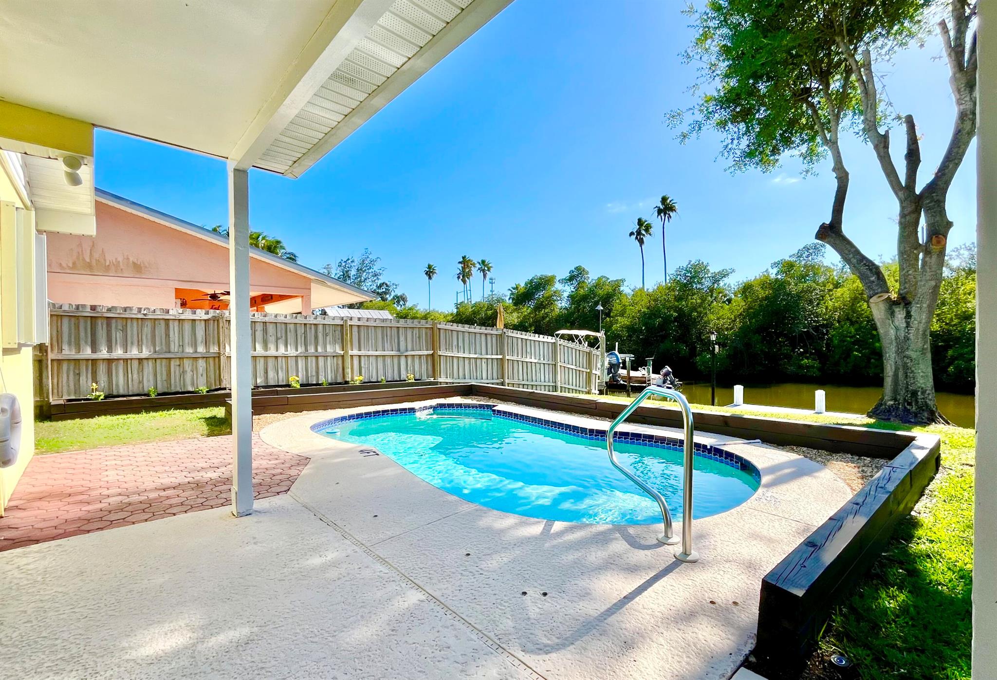 1933 Robalo Drive