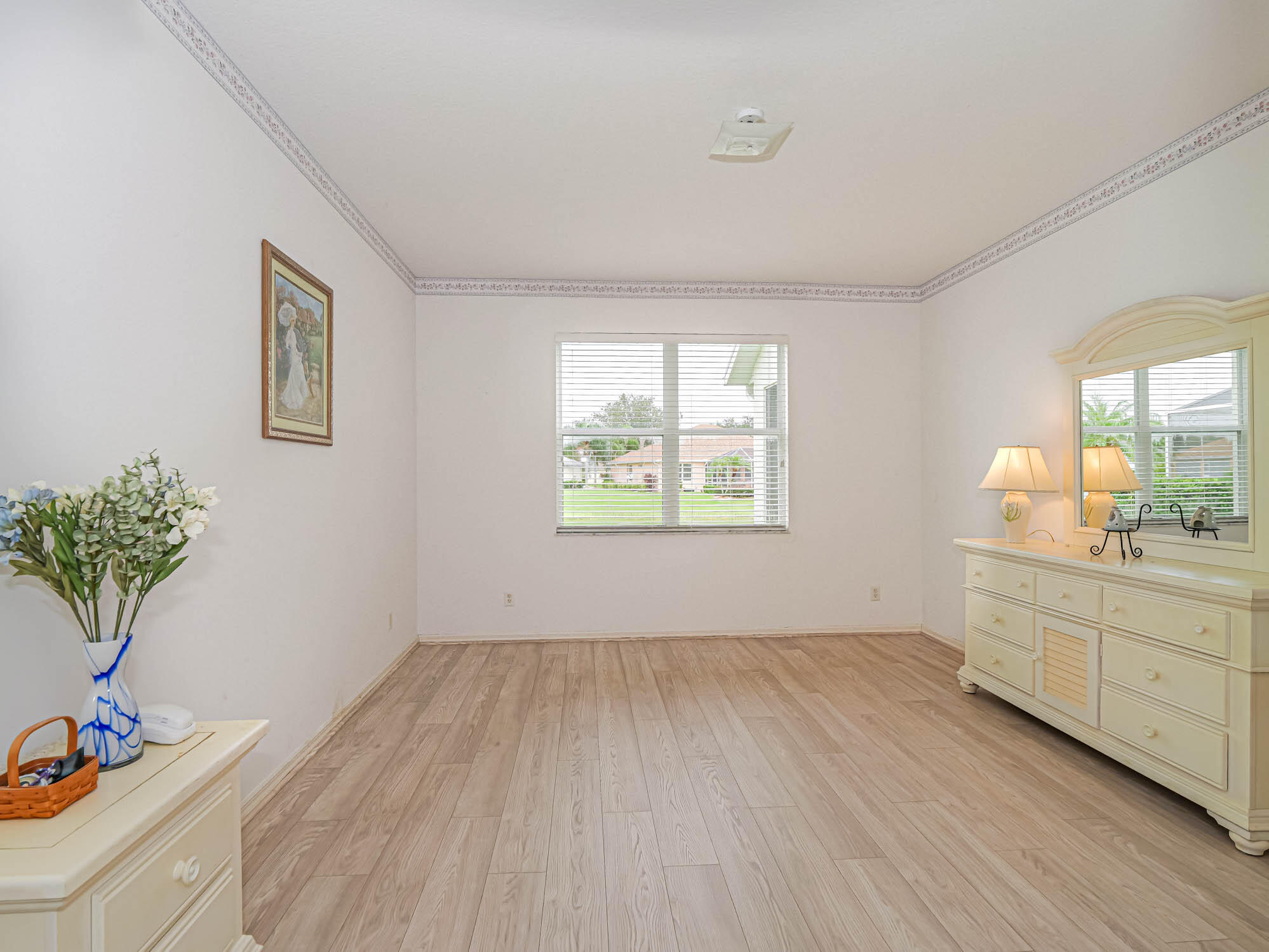 5580 W 1st Square SW