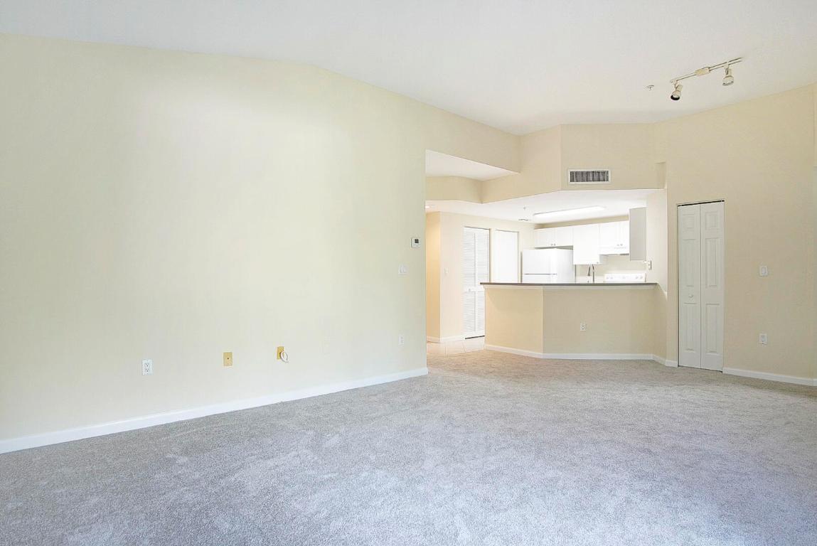 5060 Fairways Circle F312, Vero Beach Unit: F312