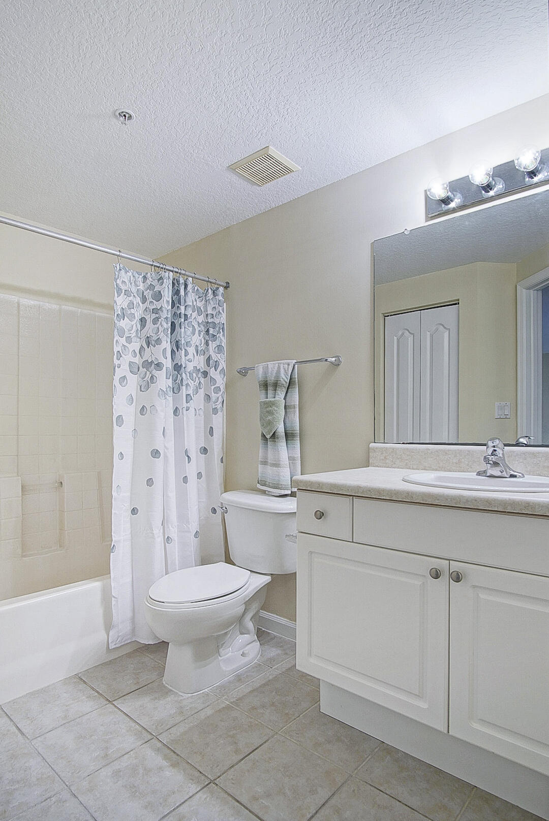 5060 Fairways Circle F312, Vero Beach Unit: F312