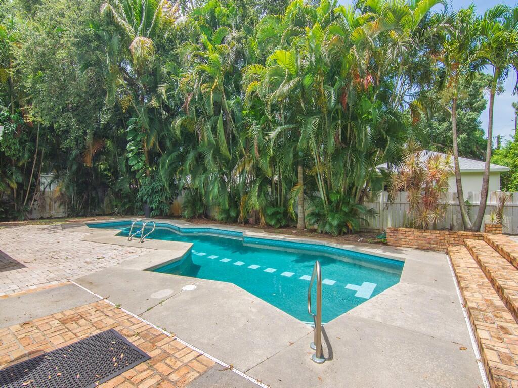 4210 14th Street