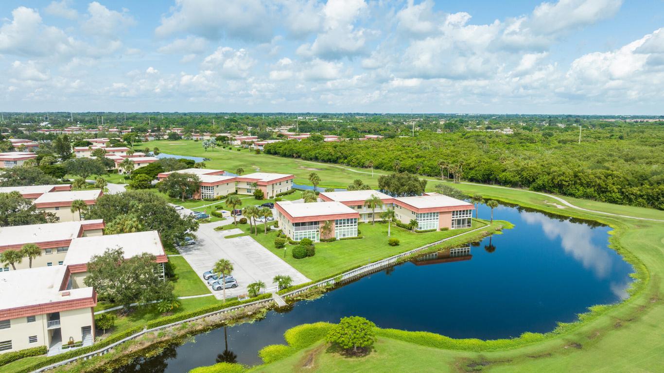 72 Royal Oak Drive 204