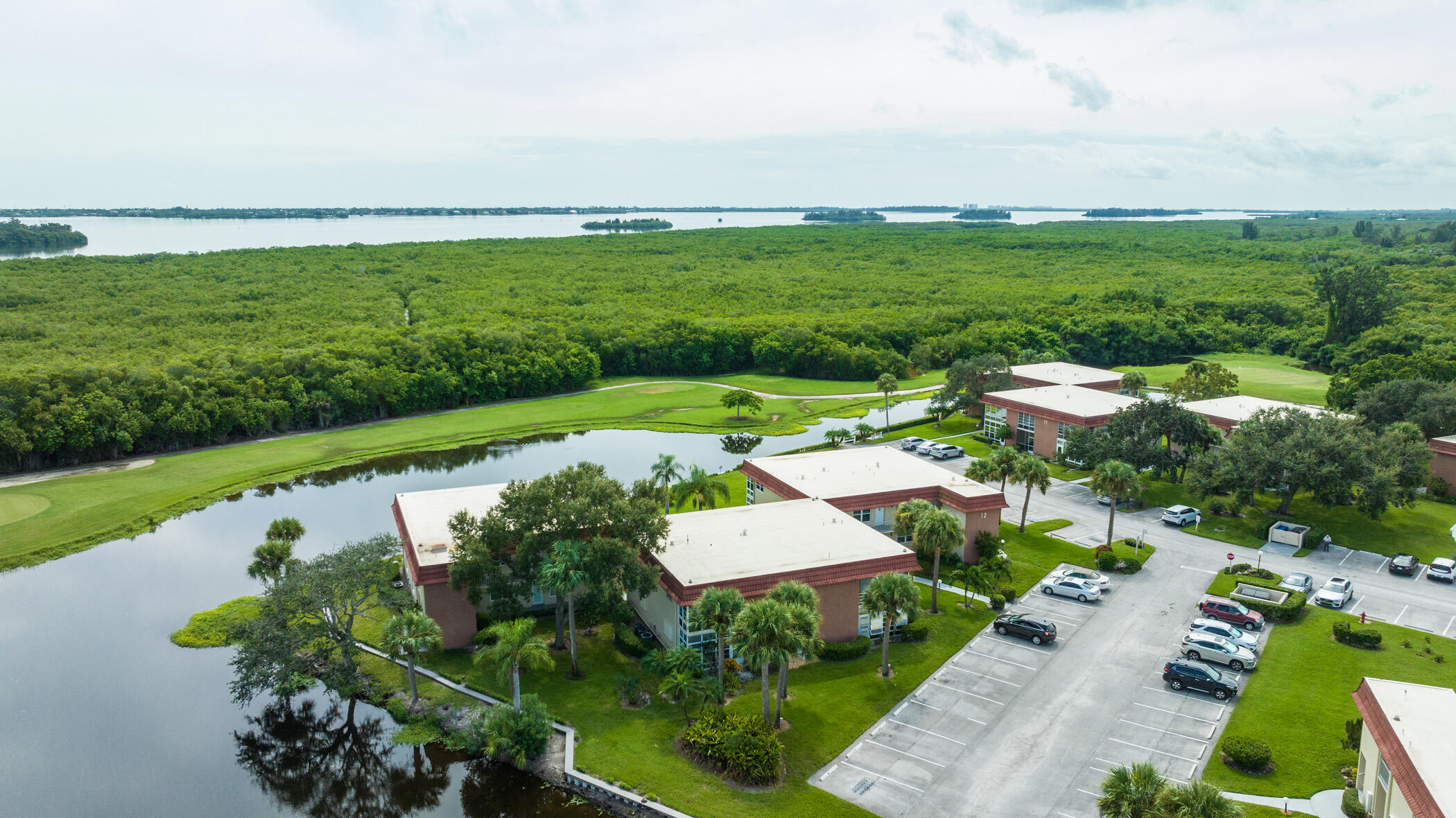 72 Royal Oak Drive 204