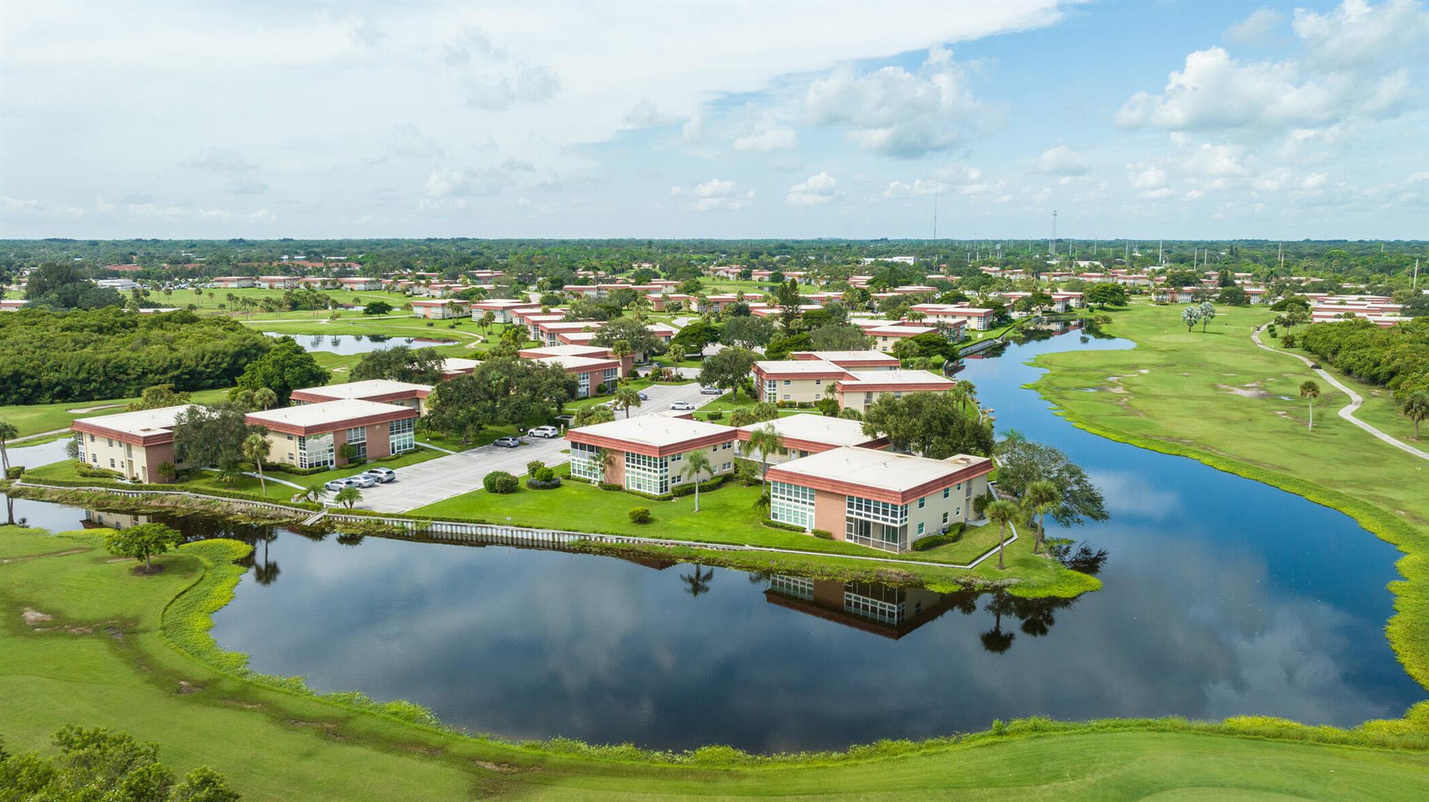 72 Royal Oak Drive 204