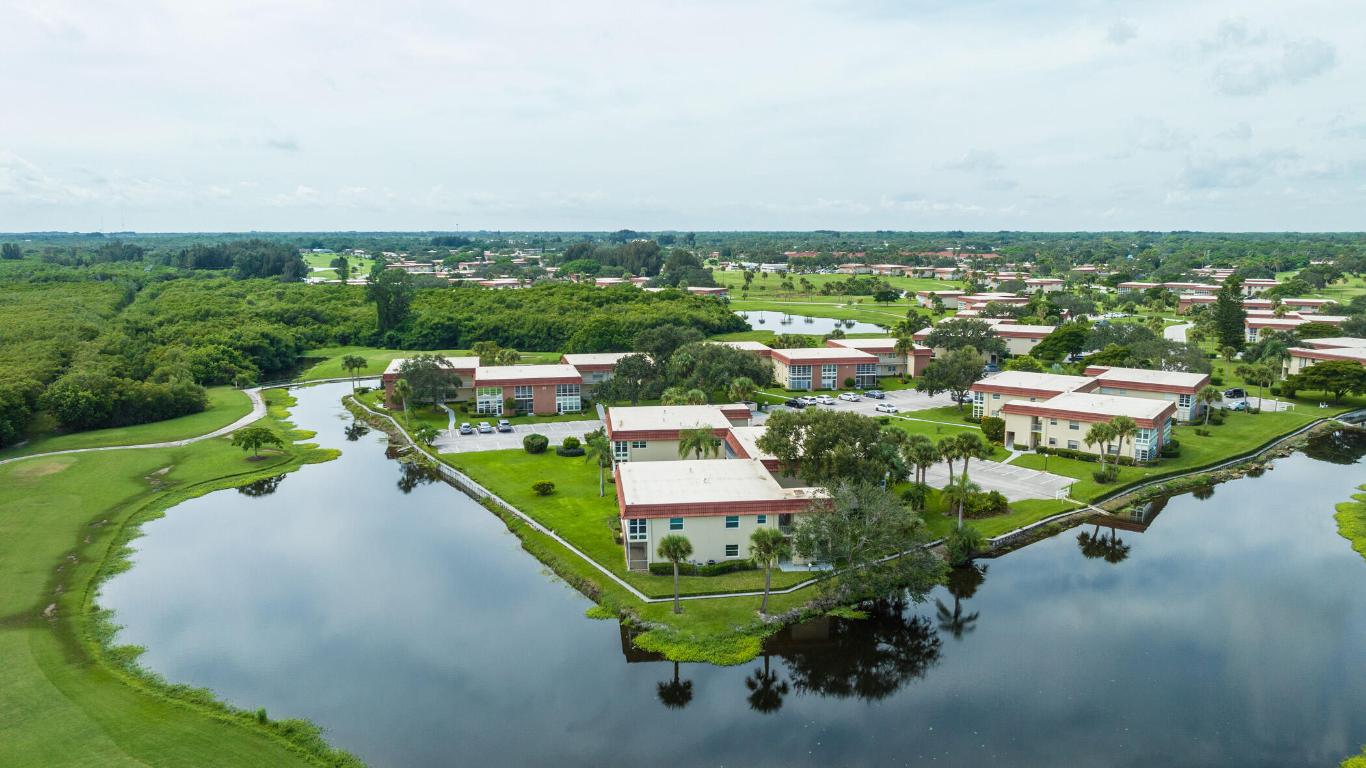 72 Royal Oak Drive 204