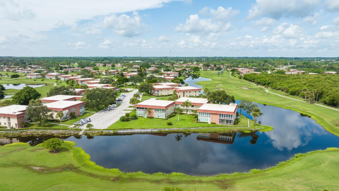 72 Royal Oak Drive 204