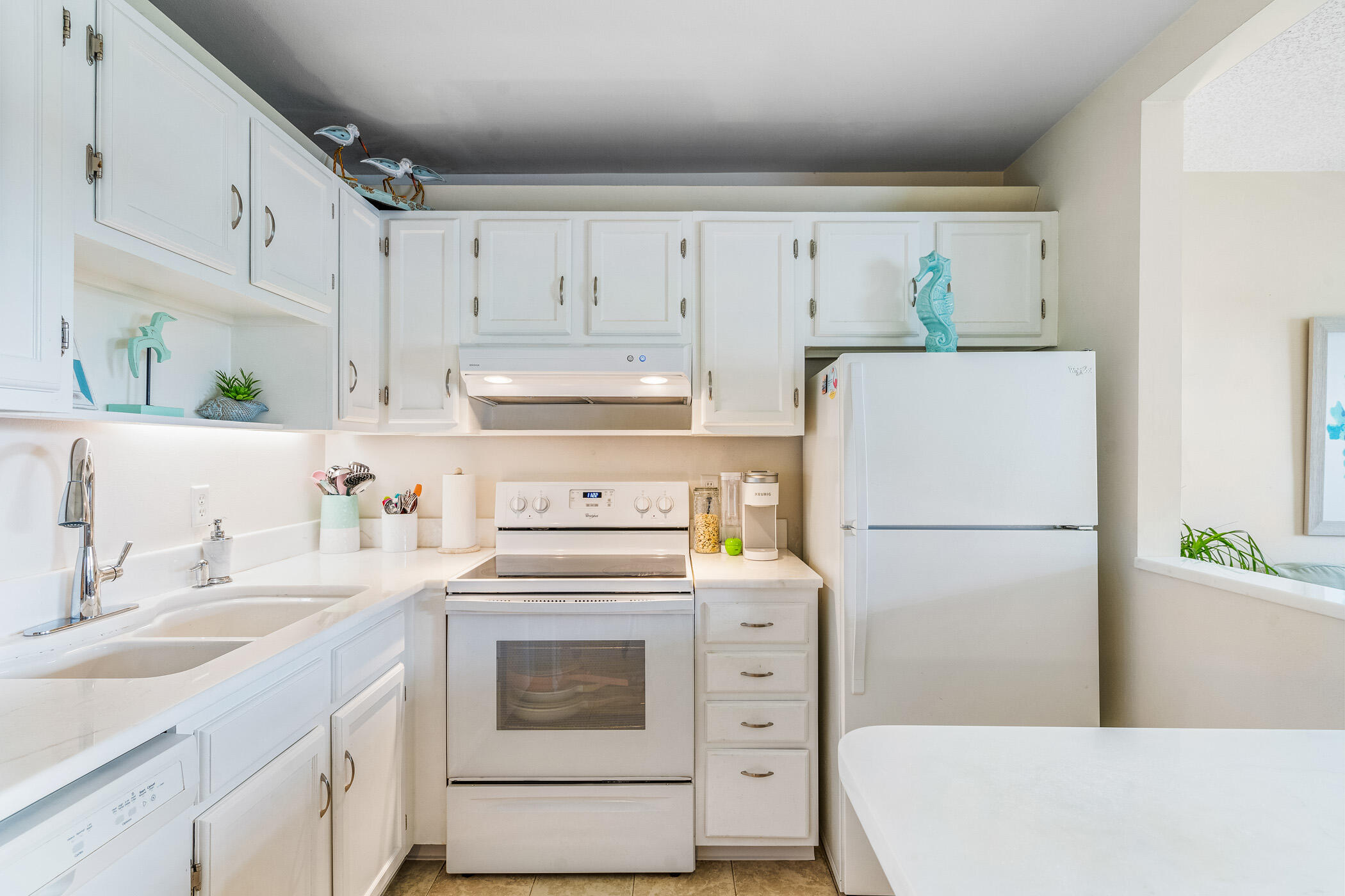 72 Royal Oak Drive 204