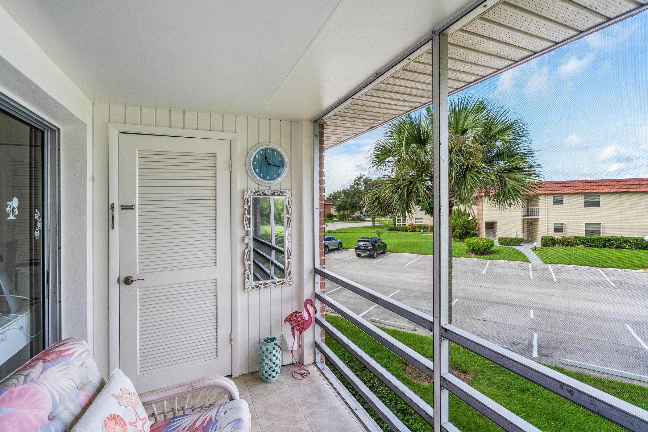 72 Royal Oak Drive 204