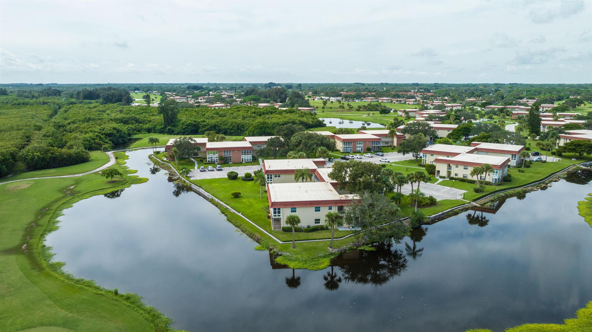 72 Royal Oak Drive 204