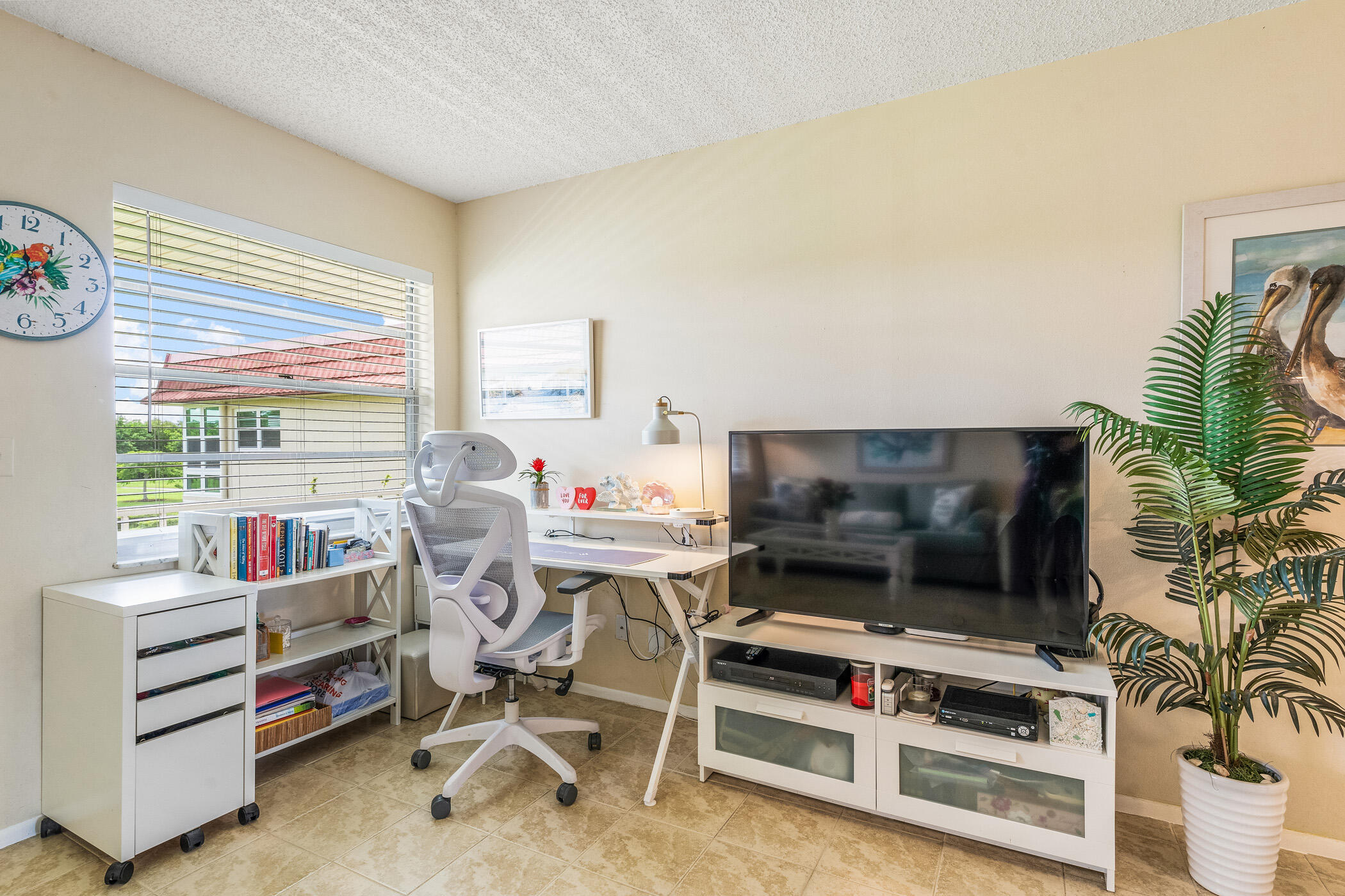 72 Royal Oak Drive 204