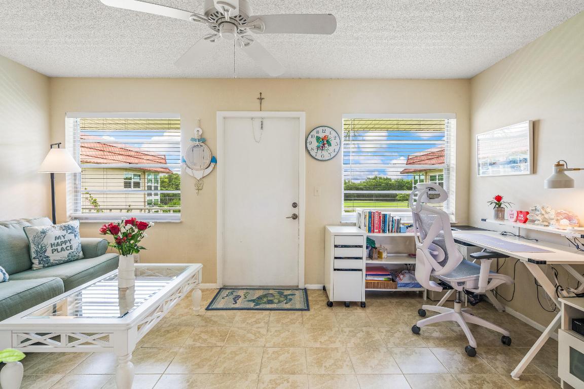 72 Royal Oak Drive 204