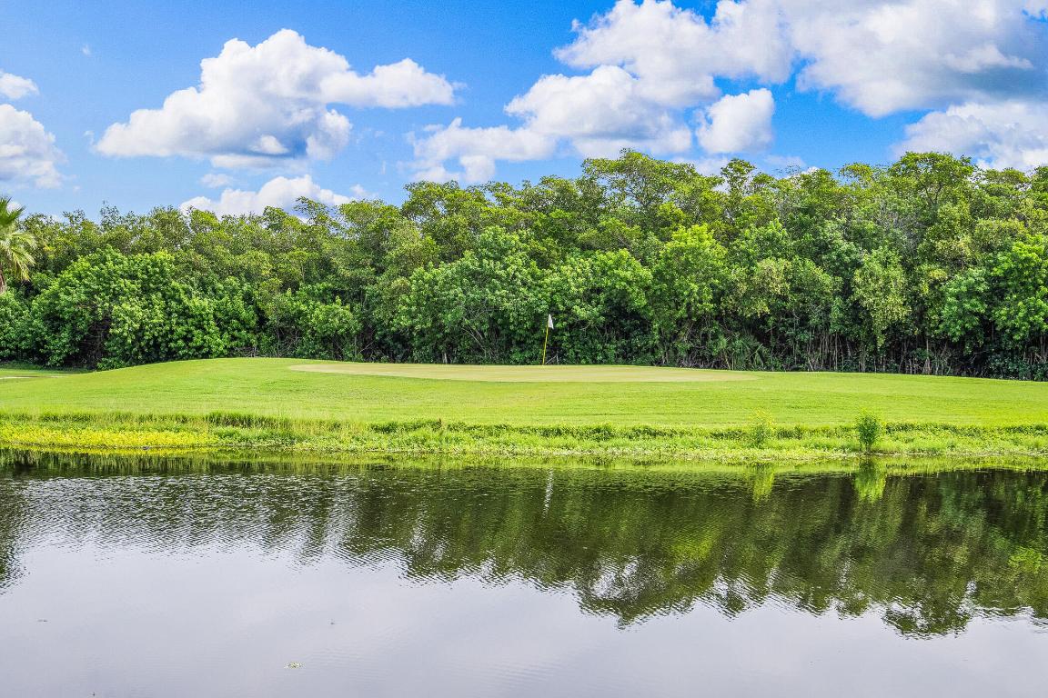 72 Royal Oak Drive 204