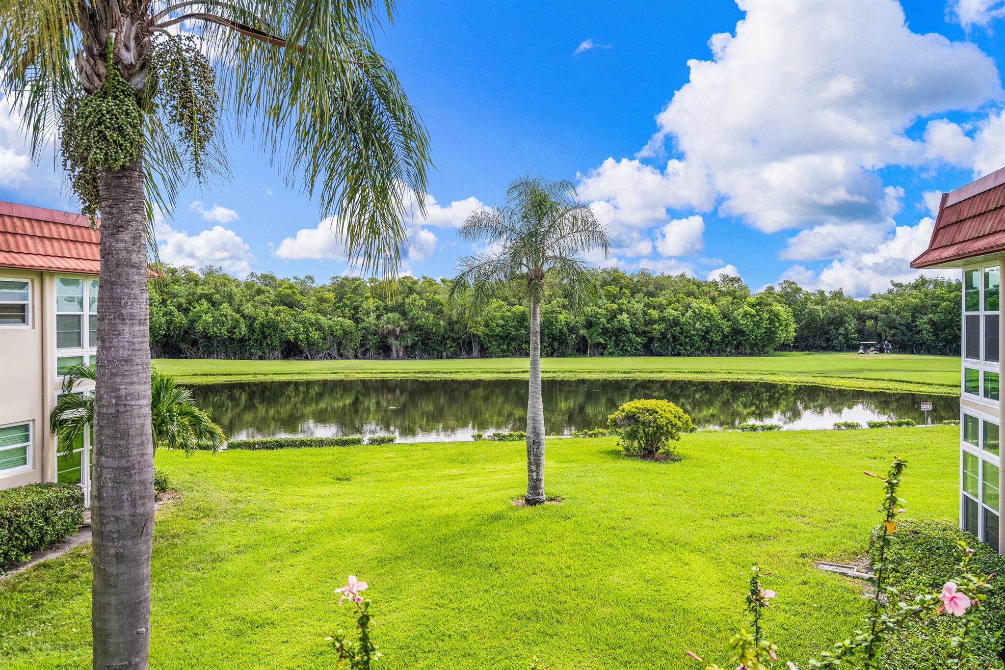 72 Royal Oak Drive 204