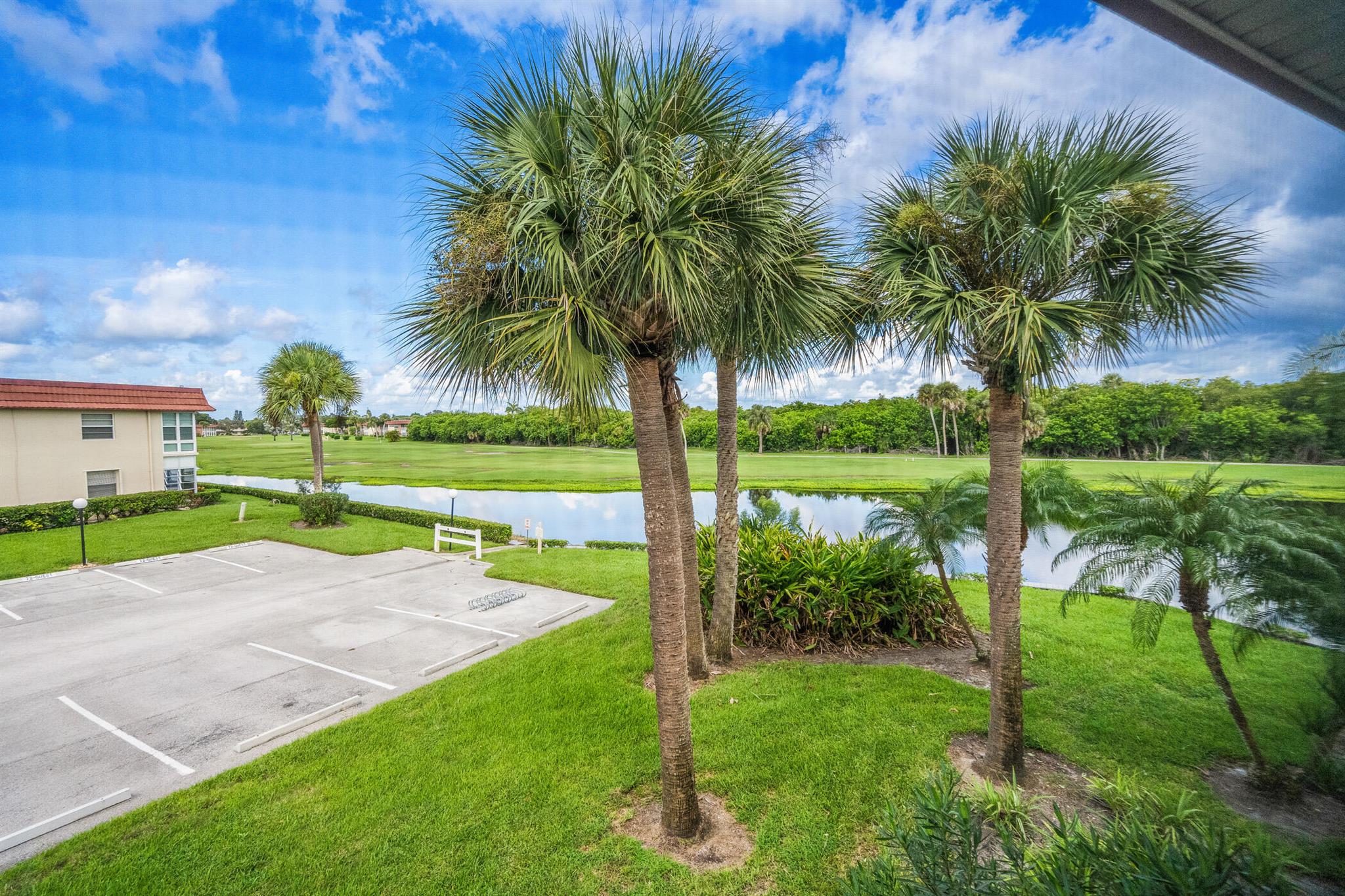 72 Royal Oak Drive 204