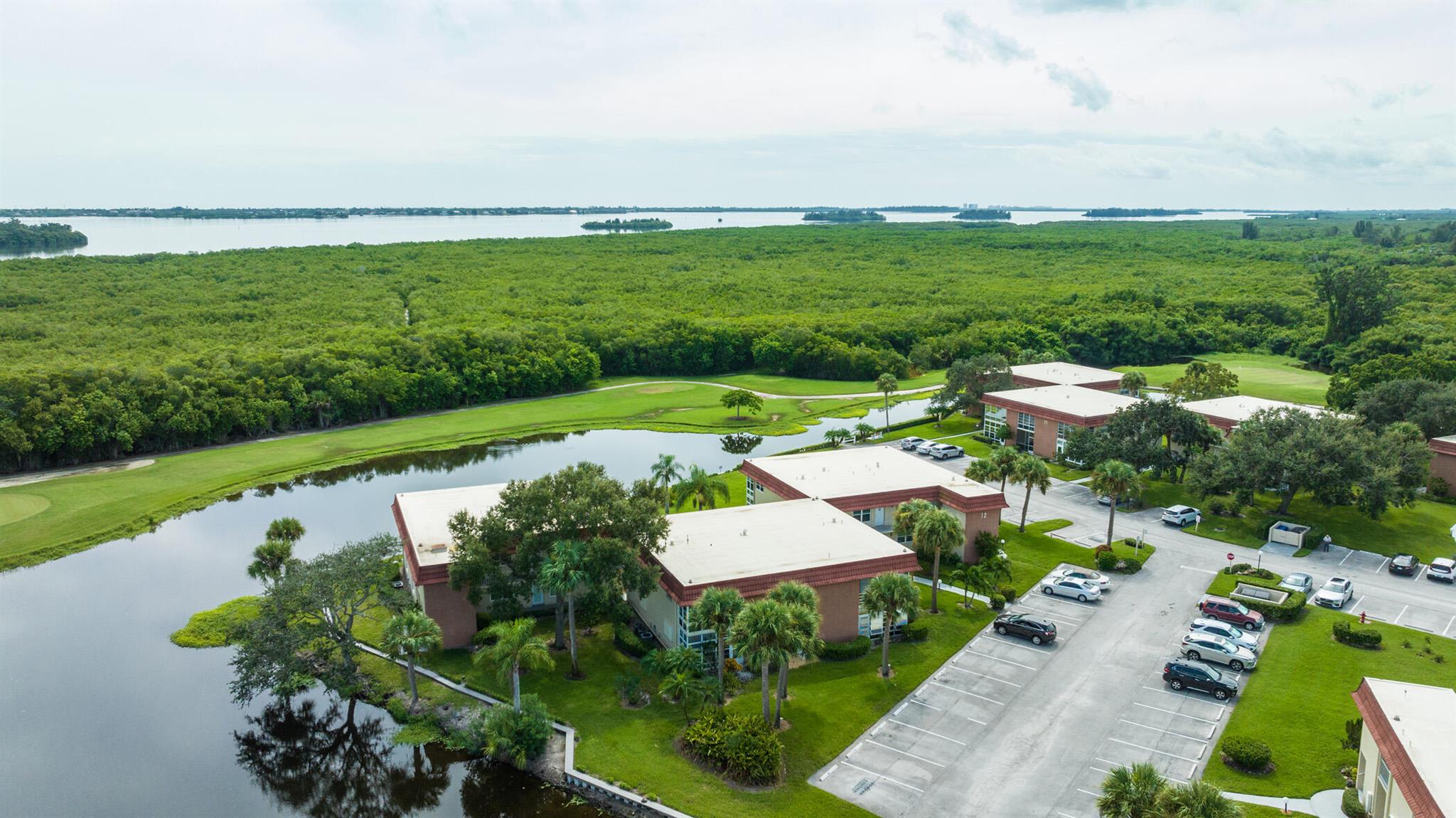 72 Royal Oak Drive 204