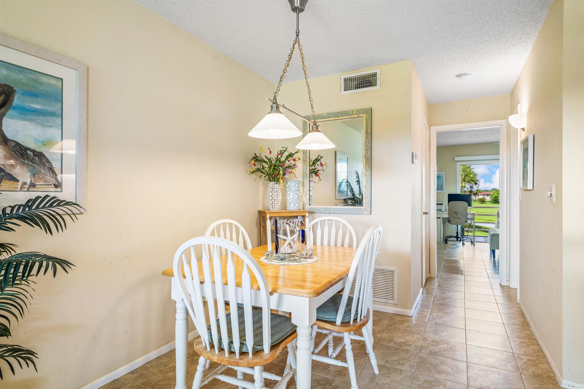 72 Royal Oak Drive 204