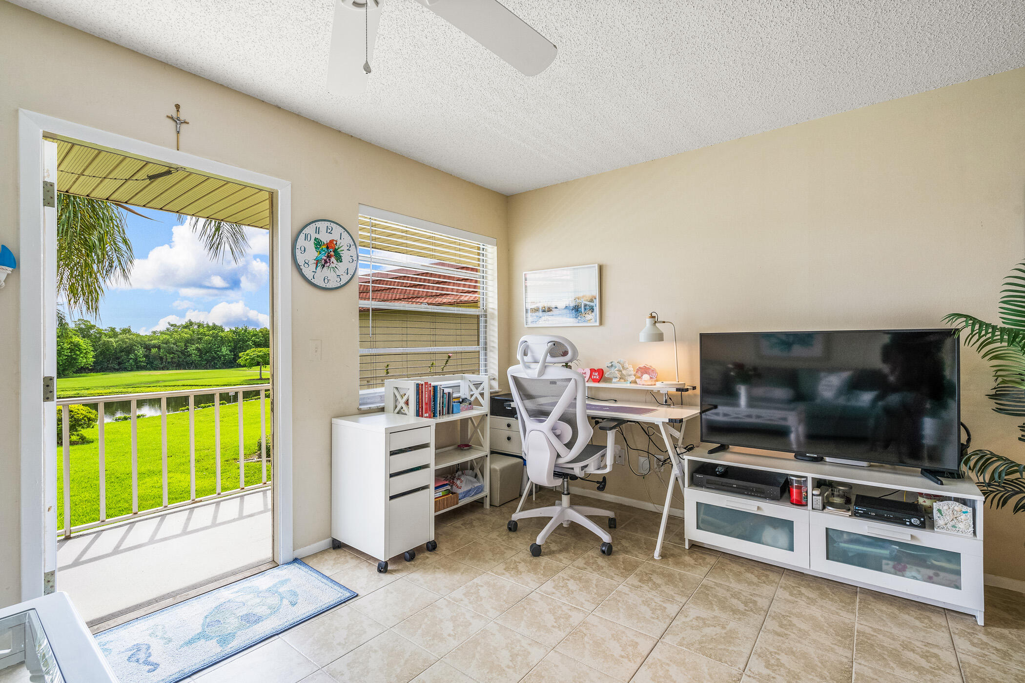 72 Royal Oak Drive 204