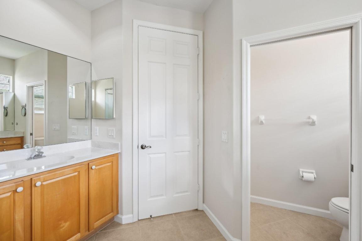 5450 E 1st Square SW