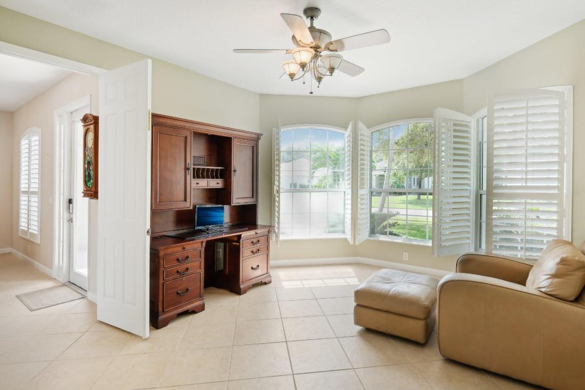 5450 E 1st Square SW