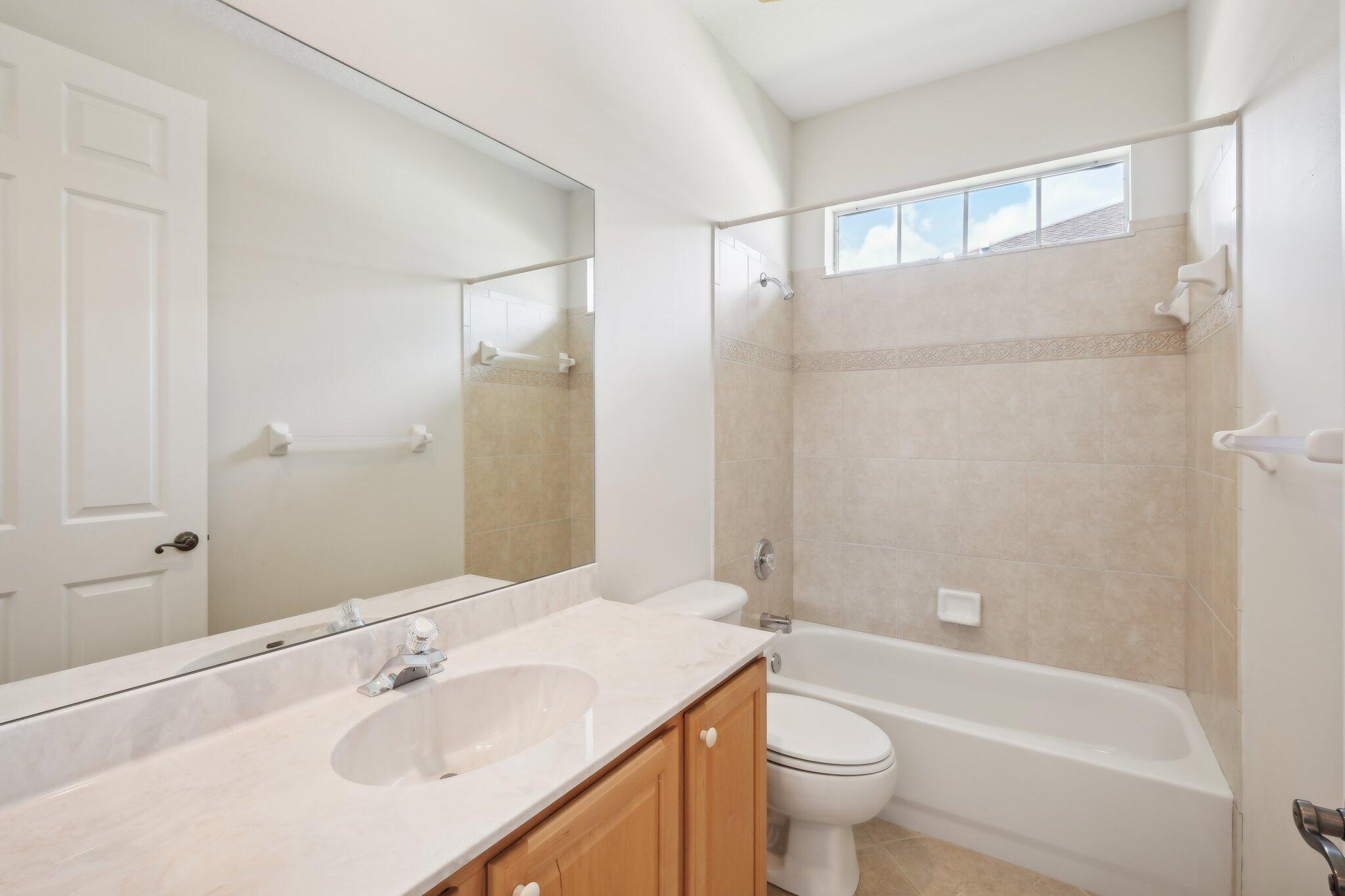 5450 E 1st Square SW