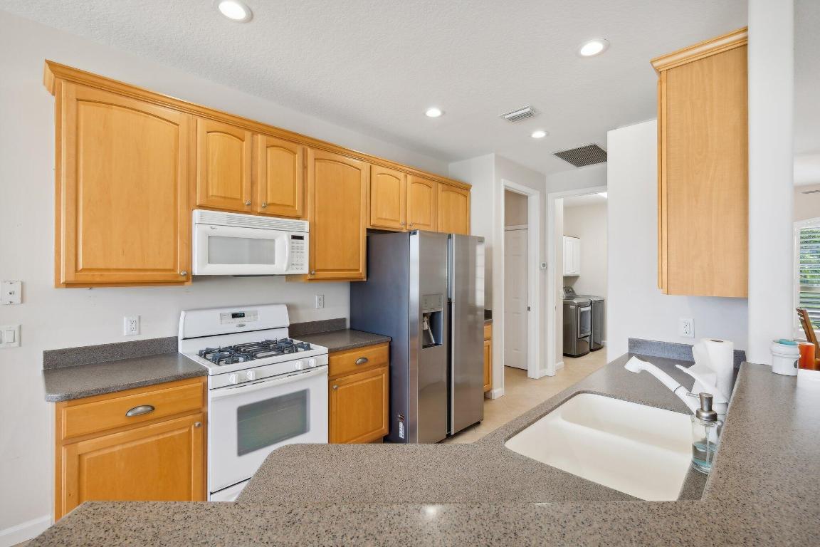 5450 E 1st Square SW