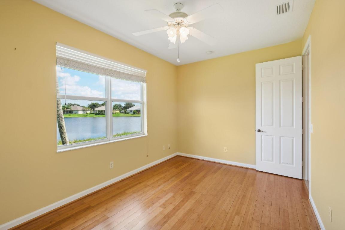 5450 E 1st Square SW