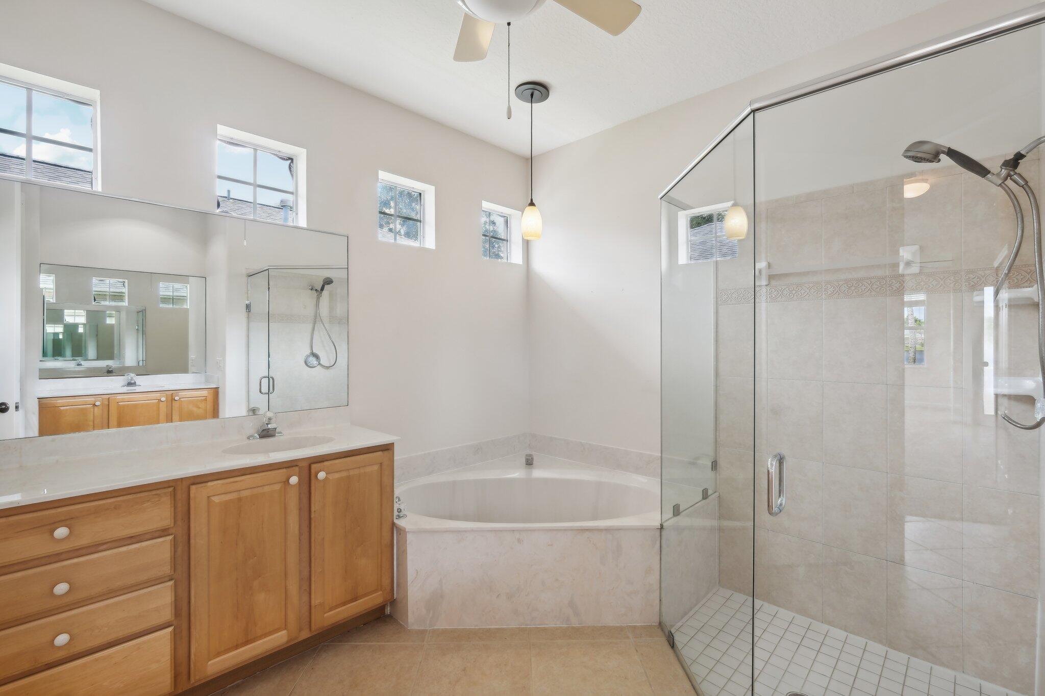 5450 E 1st Square SW