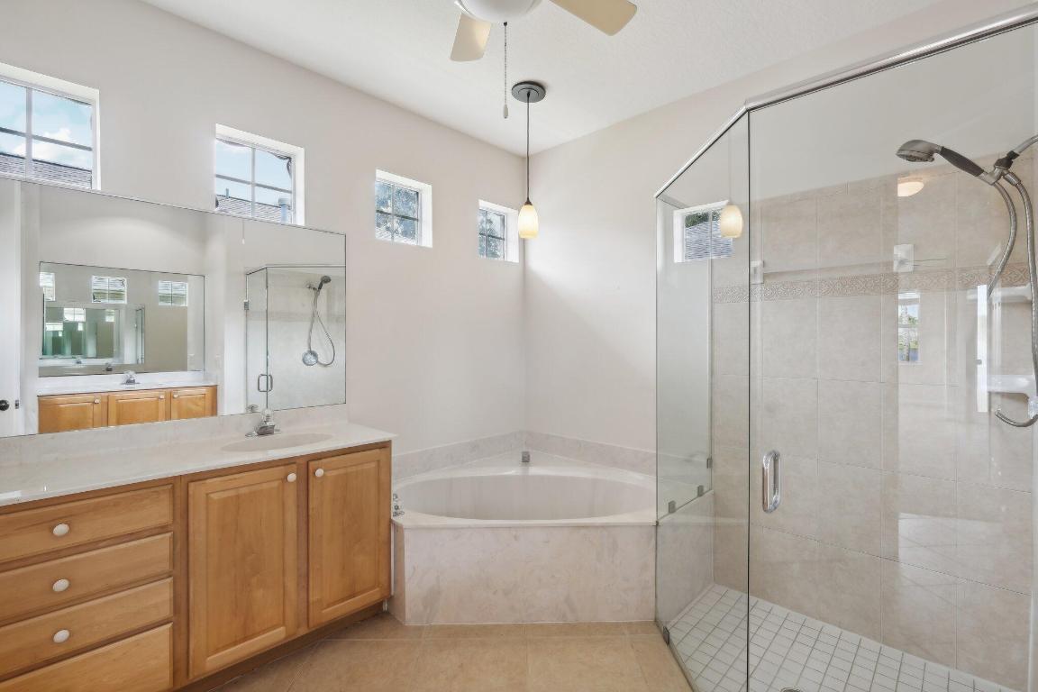 5450 E 1st Square SW