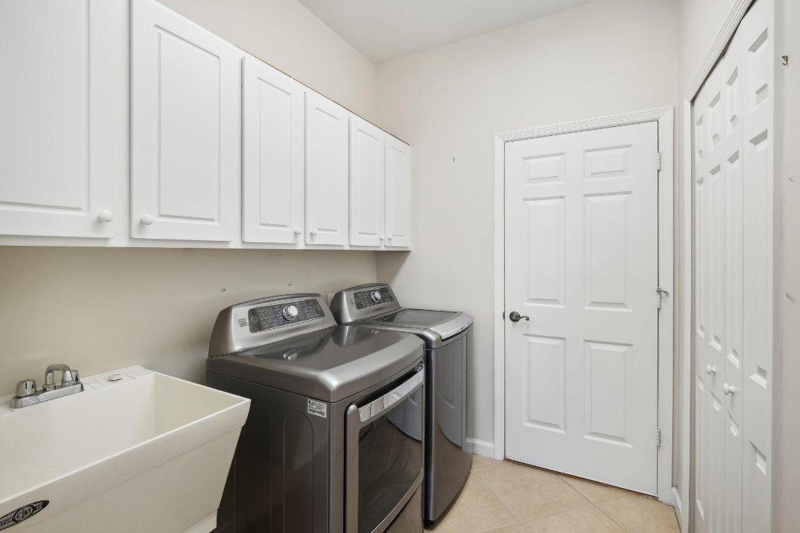 5450 E 1st Square SW